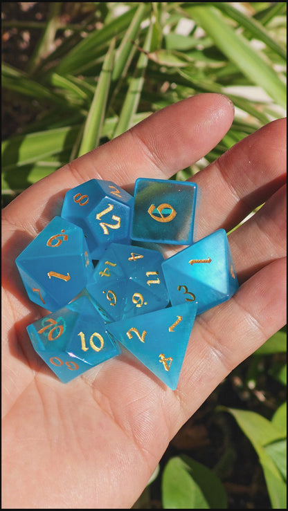 MAGISEVEN Light Blue Cats' Eye Stone DND Dice Set 7 PCS with white cardboard box