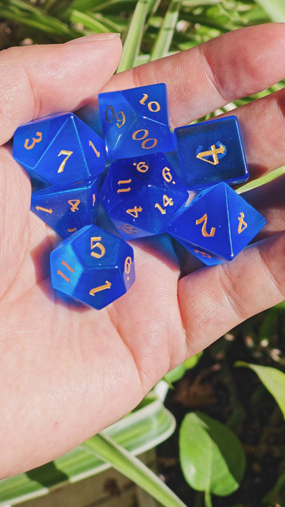 MAGISEVEN Royal Blue Cats' Eye DND Dice Set for DND, TTRPG, MTG
